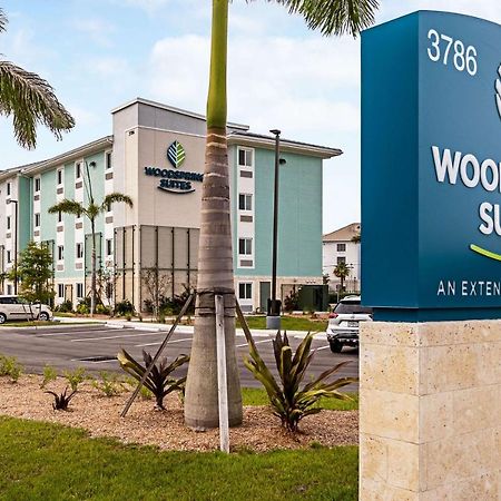 Woodspring Suites Naples Golden Gate エクステリア 写真