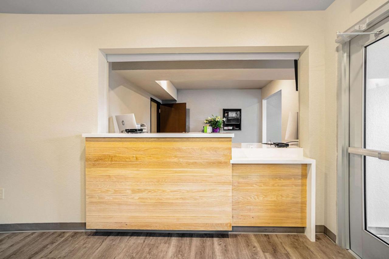 Woodspring Suites Naples Golden Gate エクステリア 写真