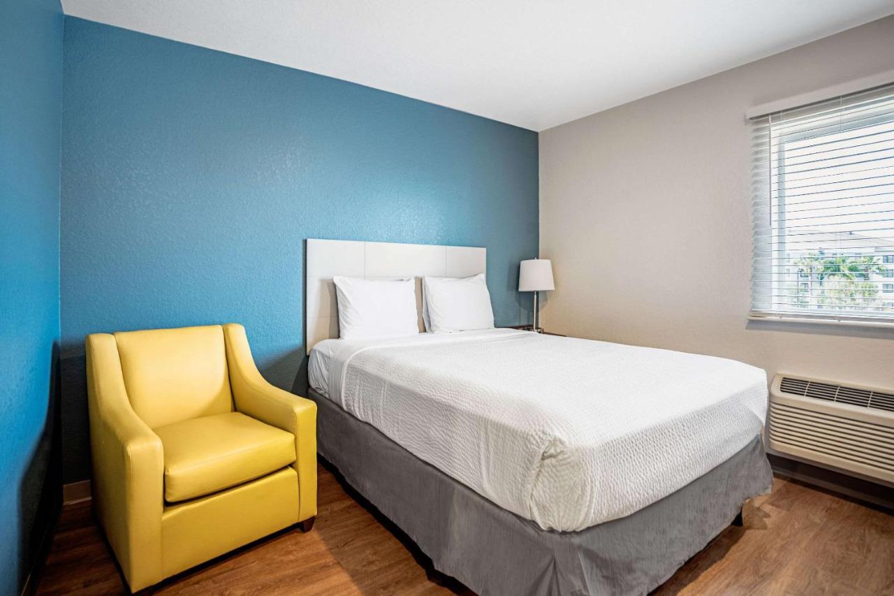 Woodspring Suites Naples Golden Gate エクステリア 写真