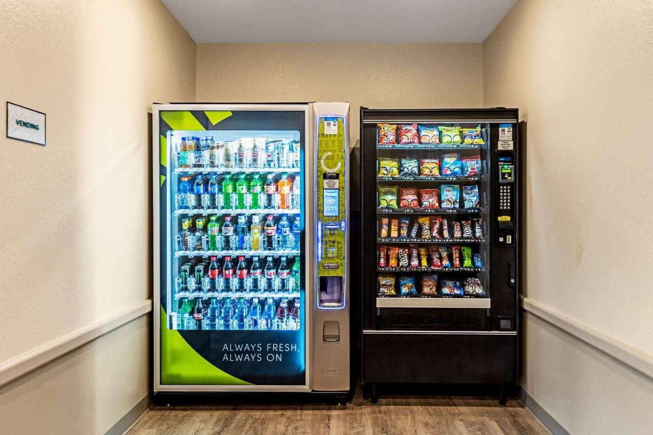 Woodspring Suites Naples Golden Gate エクステリア 写真
