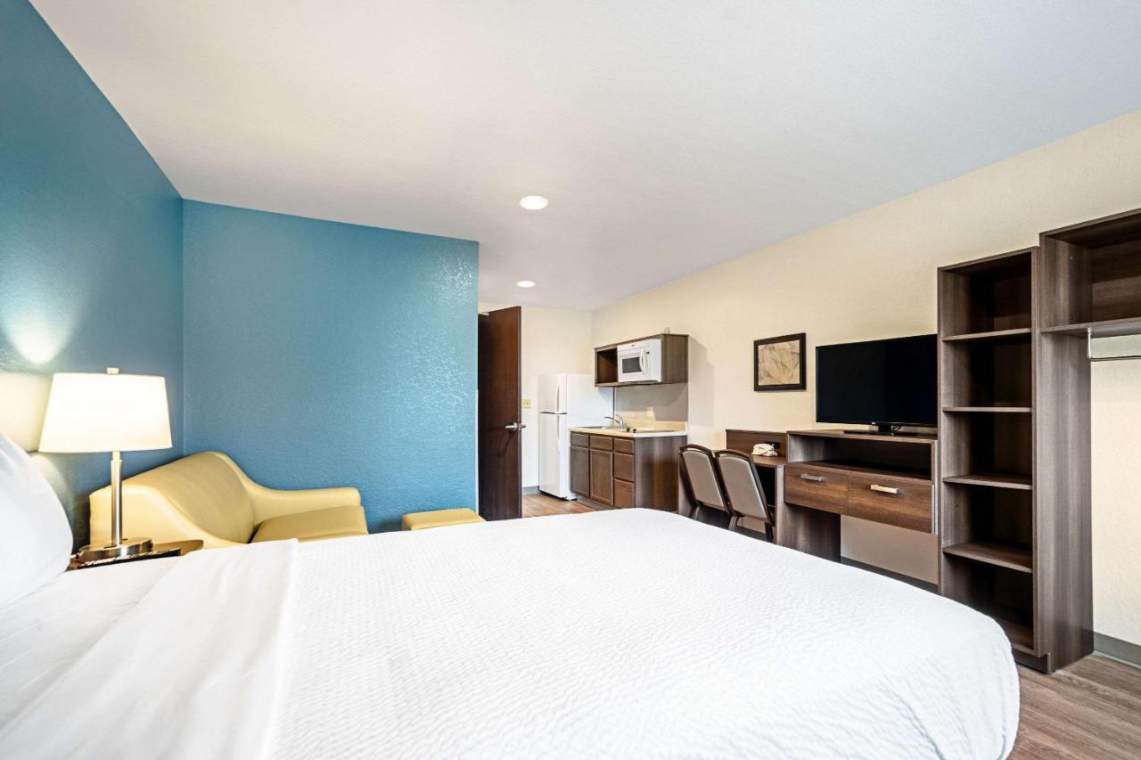 Woodspring Suites Naples Golden Gate エクステリア 写真