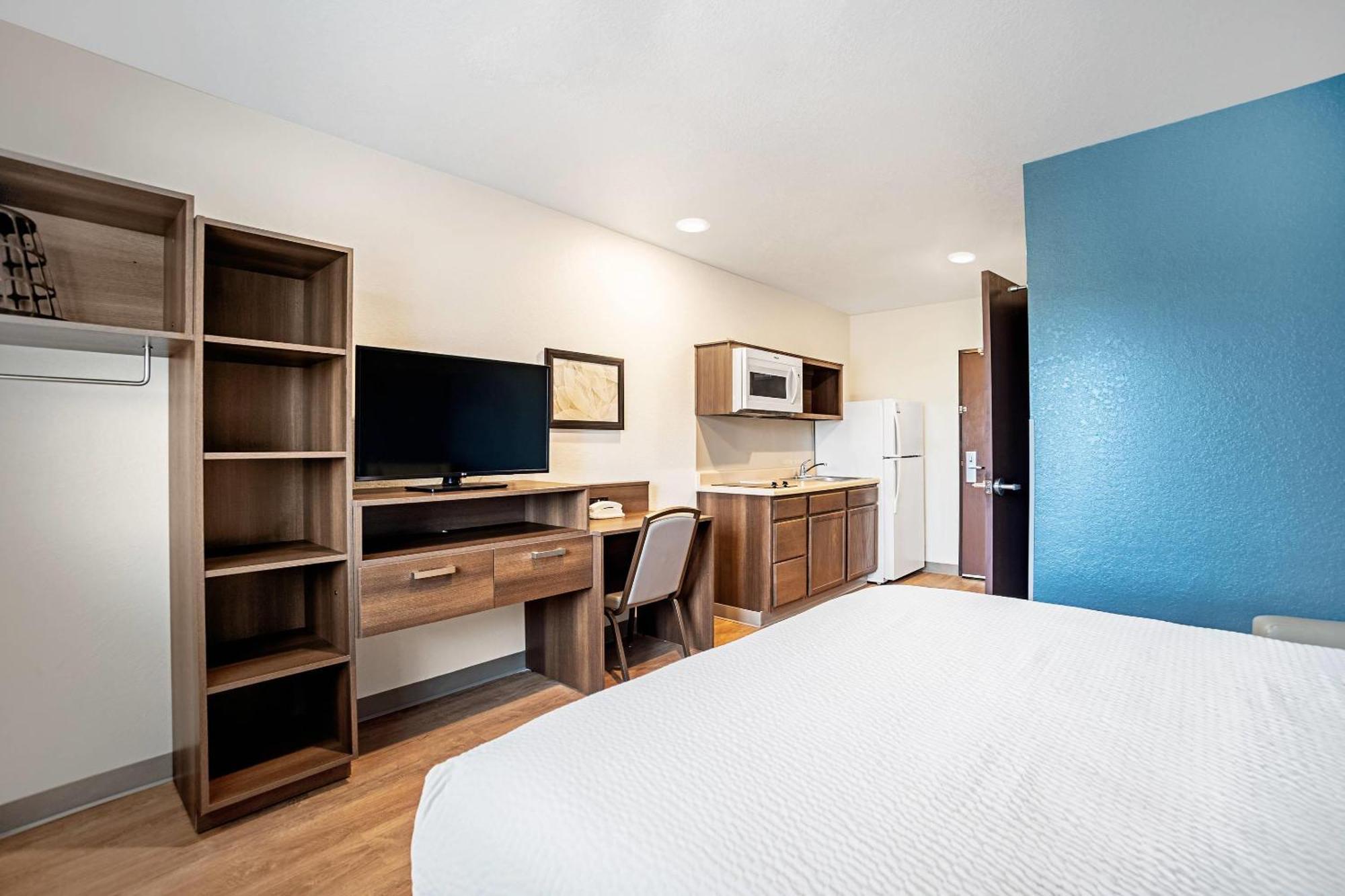 Woodspring Suites Naples Golden Gate エクステリア 写真